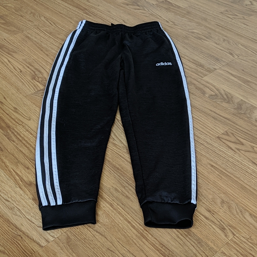 Adidas kids sweat pants size M